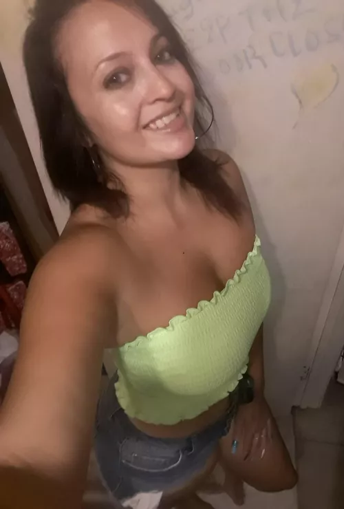 A mom can dress to impress sometimes, right?