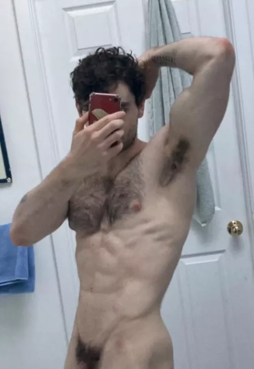 A throwback, to the last time I tamed my body hair. Let me know if itβs something I should go back to A throwback, to the last time I tamed my body hair. Let me know if itβs something I should go back to