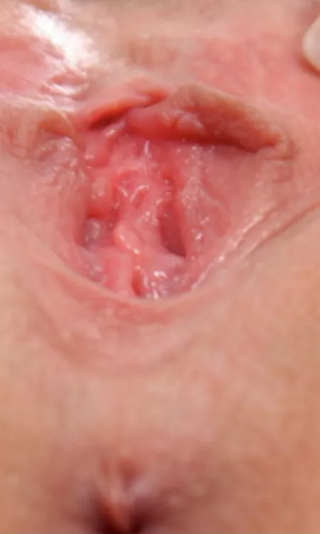 about to smash this pussy for some after work sex with my girl 🤤 (close up pics)