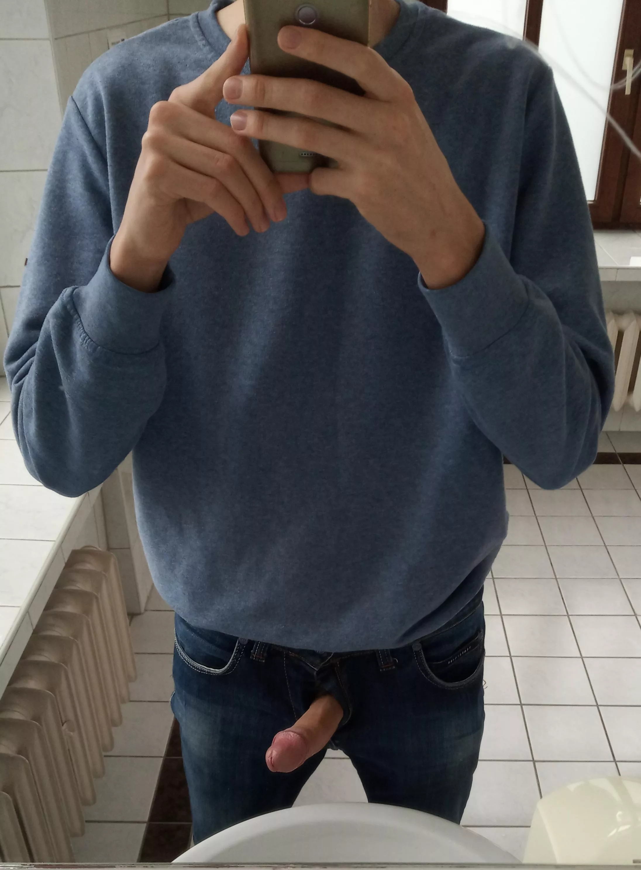 After an stressful exam I had to relief myself in the school bathroom 😏