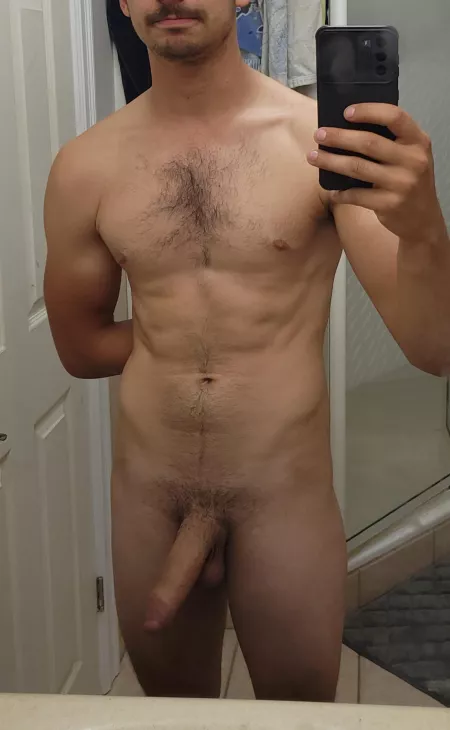 After loosing the covid gut I feel good, maybe I should take some new pictures? 🤔