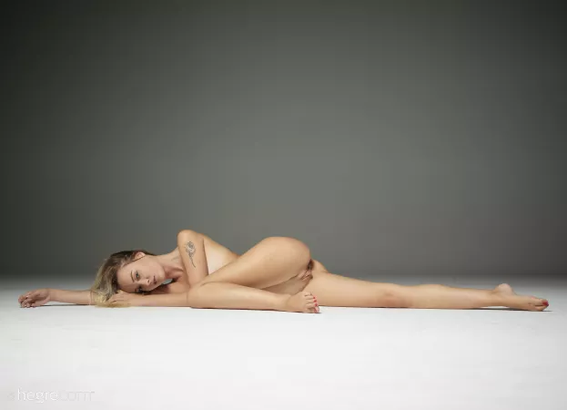 Alba - Blond and Beautiful