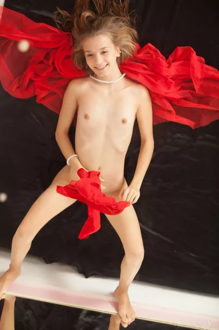 Alisabelle from Stunning18