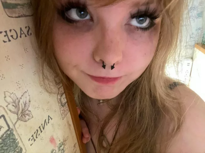 am i pretty? if so text me