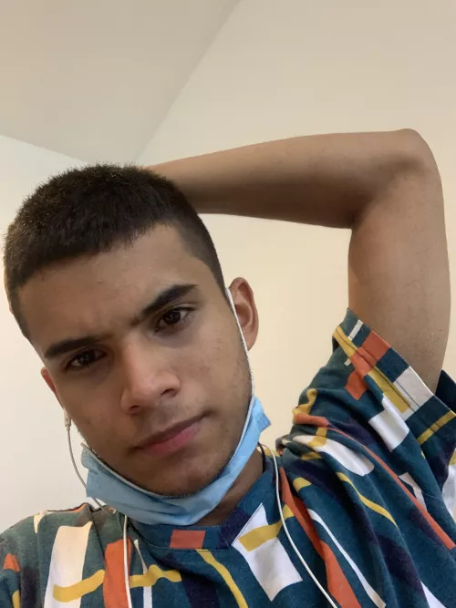 Am I the only who gets hungry af at work and don’t know why? 😩