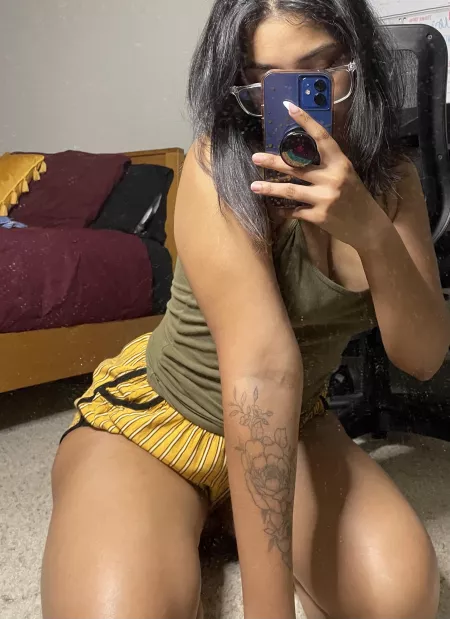 Am I the type of girl to give you a boner?