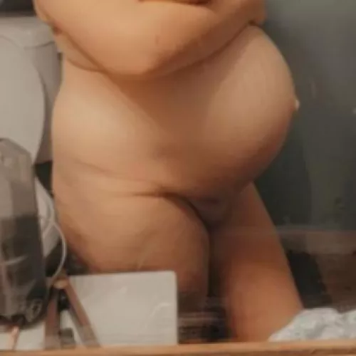 And pop goes my belly button 🙈😏🥰