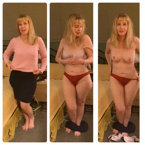 Another naked poetry reading!