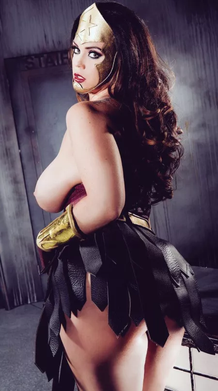 Another pic of this Wonderful Woman