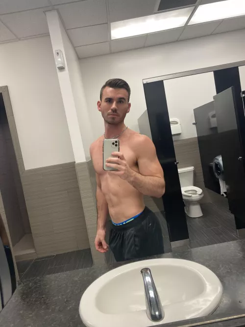Another shameless gym selfie