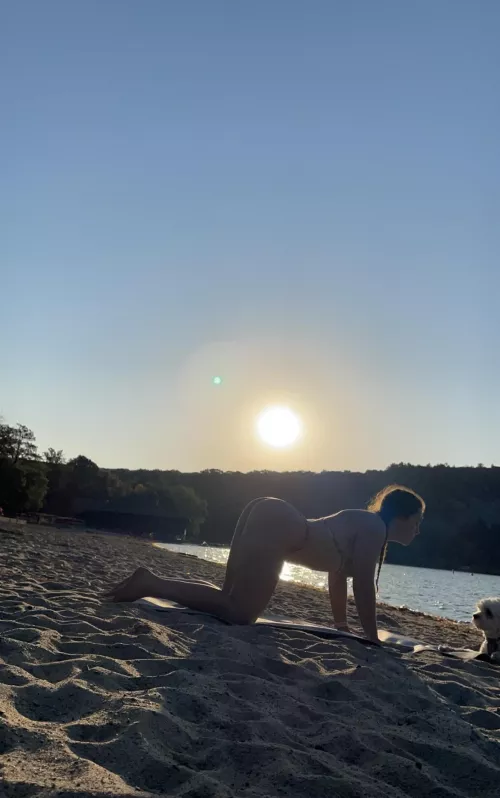 Any BBC also exhibitionists? Who will get behind me to help me be queen of spades?🍆 👄