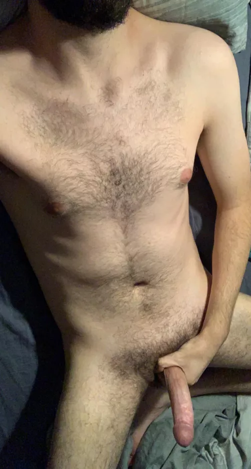 Any cute bottoms around? 😁