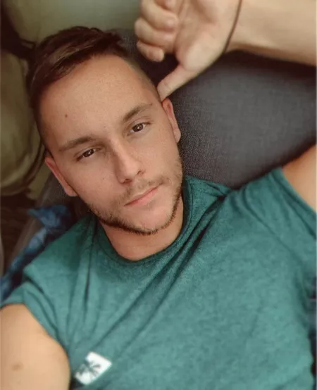 Any good netflix recommendation ? Kinda bored 😩💤