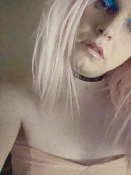 Any men around my age or older wanna chat 27 femme here btw 💖💖💖