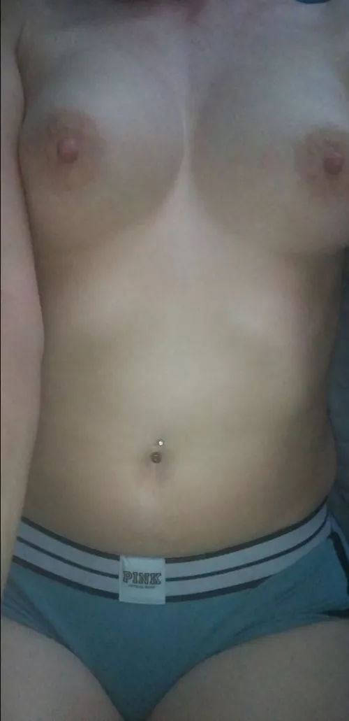 Any rates for a 39(f) mum of 2 on a titty Tuesday?