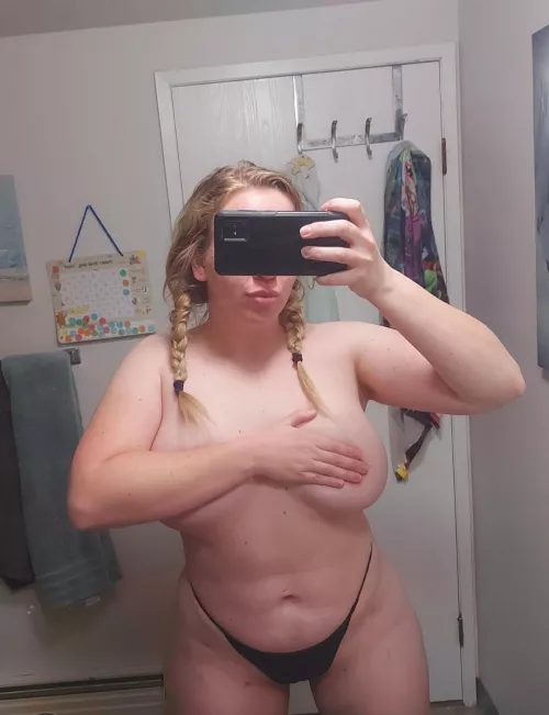 Anybody down to chat😈😈