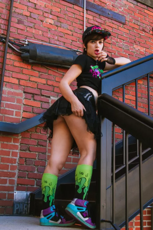 Anybody like non-pretentious punk chicks? If so, cum grab my bare ass from under my skirt, slip your hands up my shirt and fondle my bra-less tits, and throw me against this brick wall and fuck me everywhere, plz 😋 See more of me: https://onlyfans.com