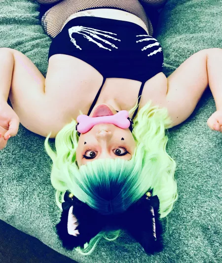 Anyone awake as horny as me? 🥺