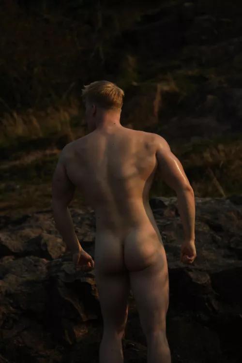 Anyone here who loves my ass?