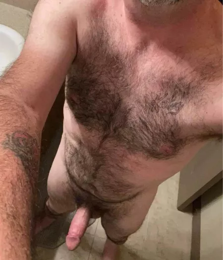 Anyone in Tampa area wanna go to Bucs vs Falcons game with me Sunday? I got an xtra ticket. My info on bio - let’s play receiver of our own after too! Hit me up.