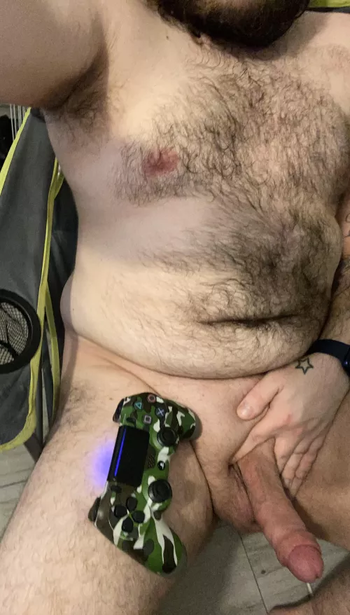 Anyone like thick hairy guys ;)