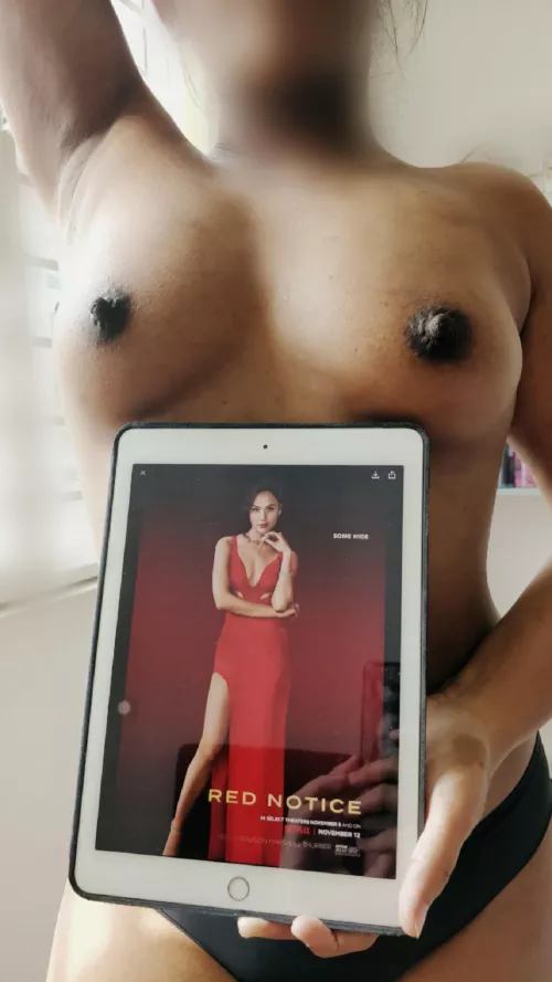 Anyone love gal gadot like me?