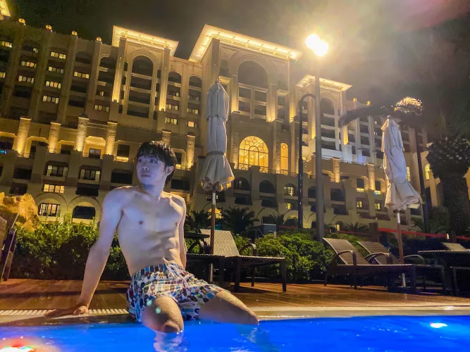 Anyone out here got a towel for me?