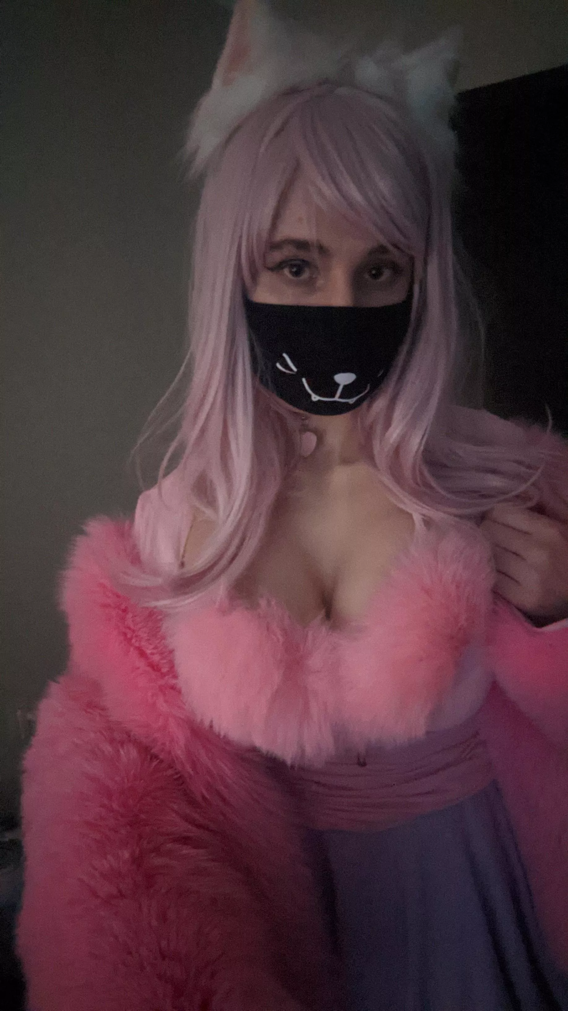 Anyone wanna cuddle with a fluffy femboy 🥺