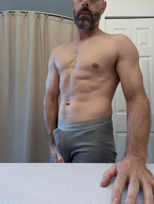 Anyone want to see without boxers? DMs welcome 😉
