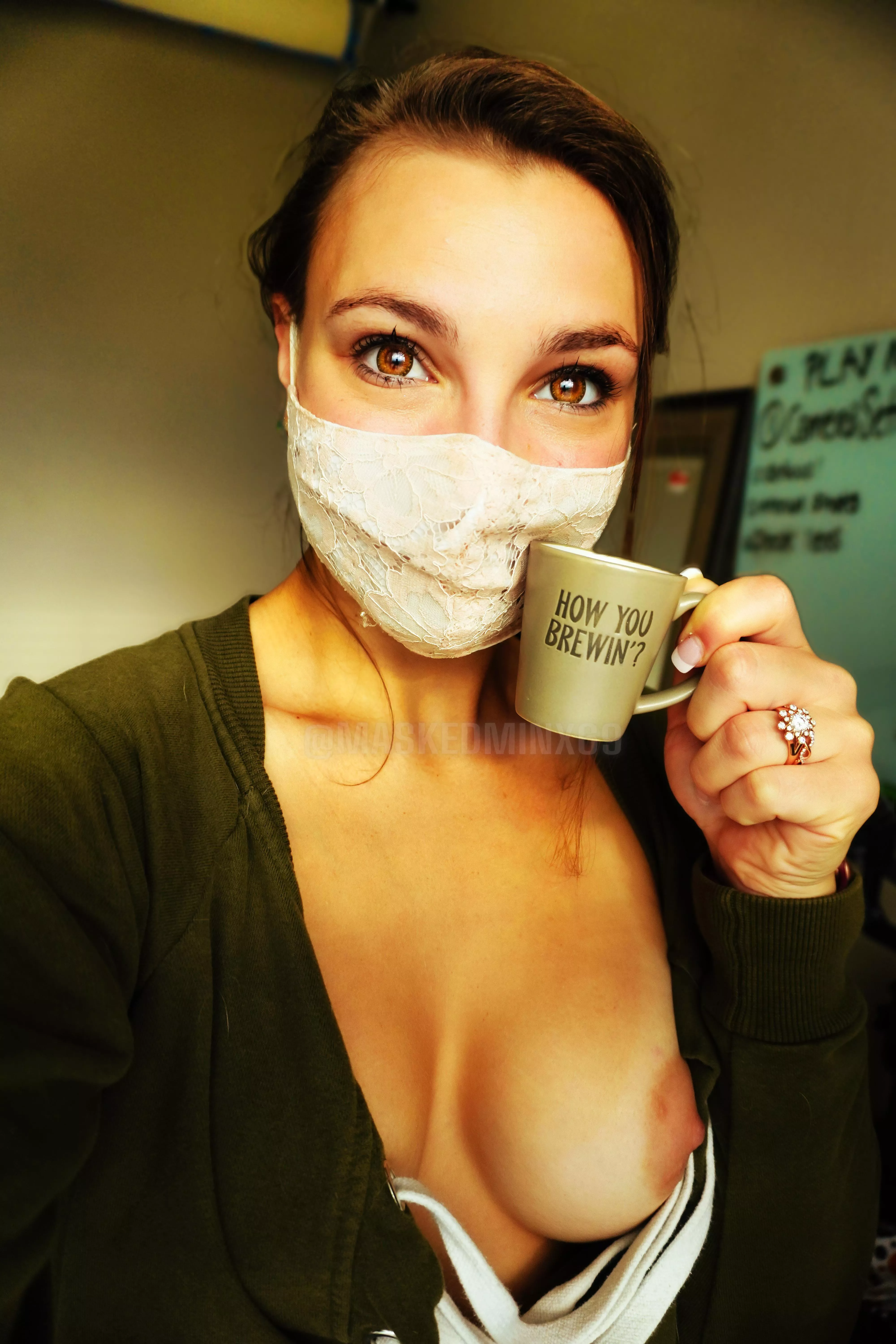Anyone who says size matters hasn’t experienced fresh espresso. [f] Little package, big punch! P.S., isn’t this little cup just so cute!