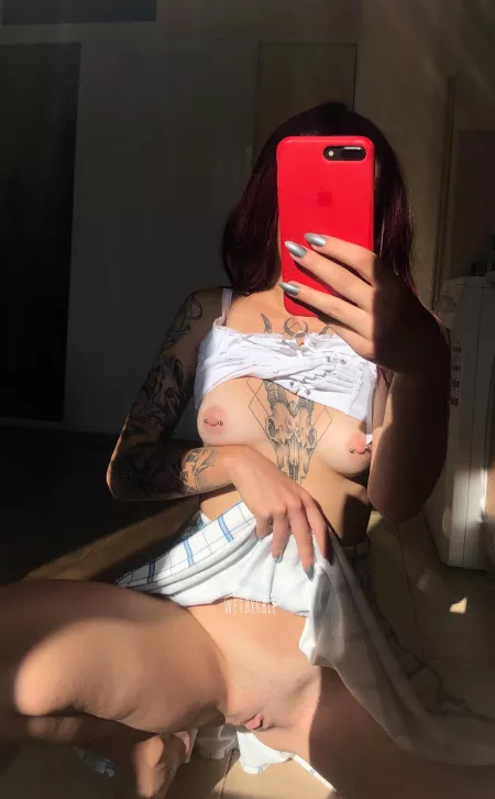 Are petite girls anyone’s type anymore? (F)