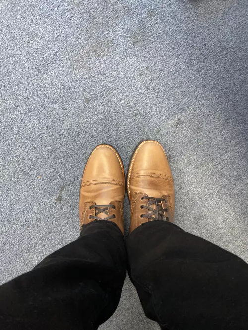 Are there supposed creases like these on new boots?