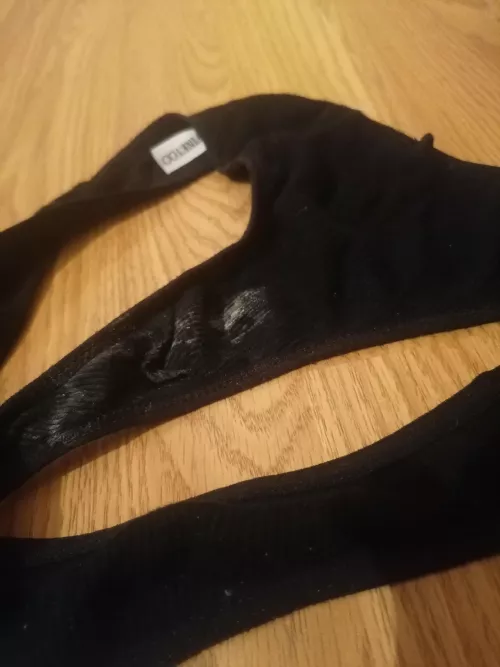 Are you smell it? I dont need them anymore🖤