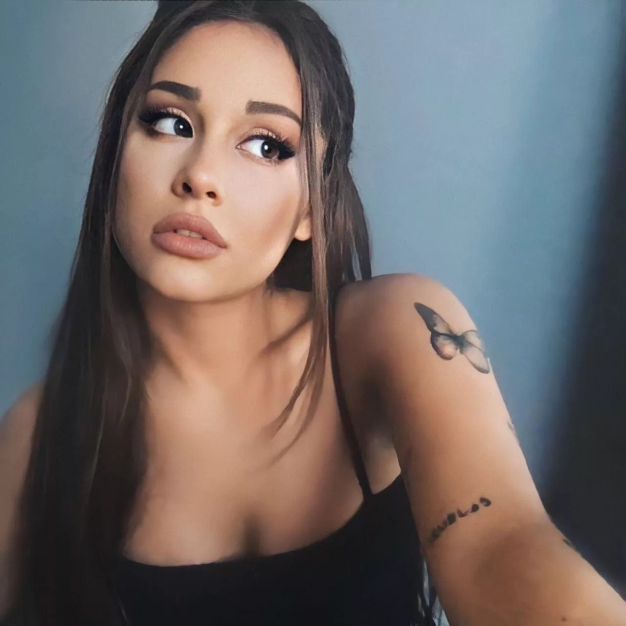 Ari is just soo fucking sexy. Looking for someone to give me JOI as her ~ I need to stroke for her so bad Ari is just soo fucking sexy. Looking for someone to give me JOI as her ~ I need to stroke for her so bad
