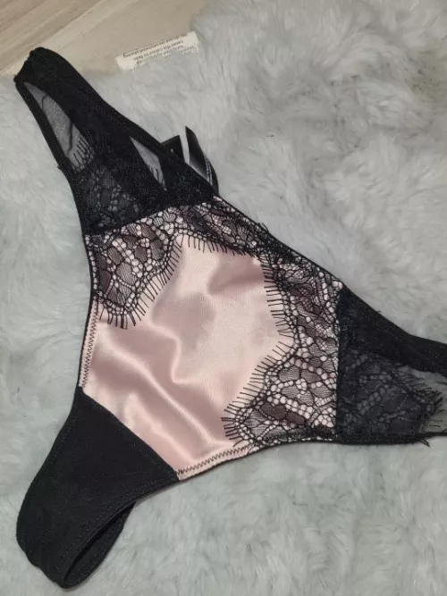 Available to all my pussy lovers 💗