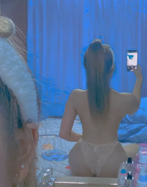 Be honest, would you masturbate if I sent you some nudes of me? 🙈