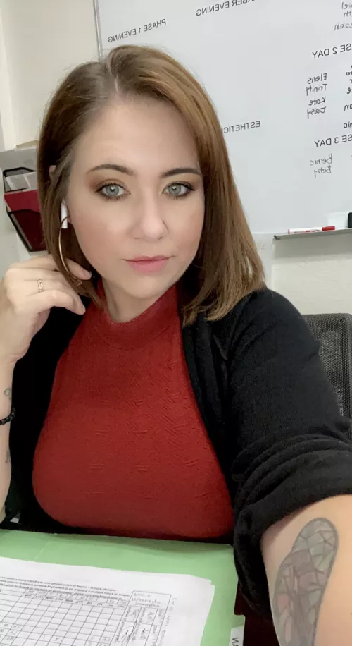 Beat the bratty look of my face 🖤😈