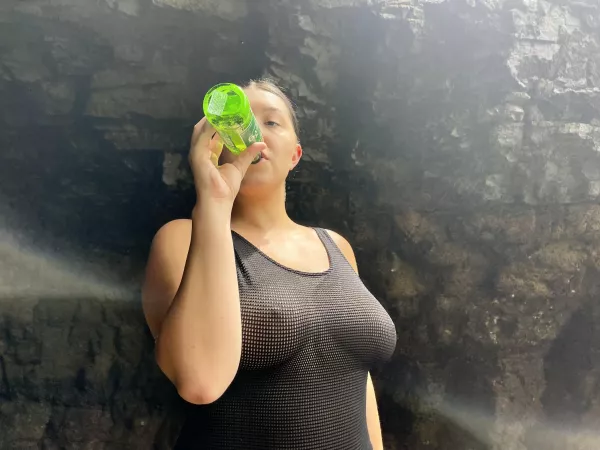 Beer-drinking attire. 🍻