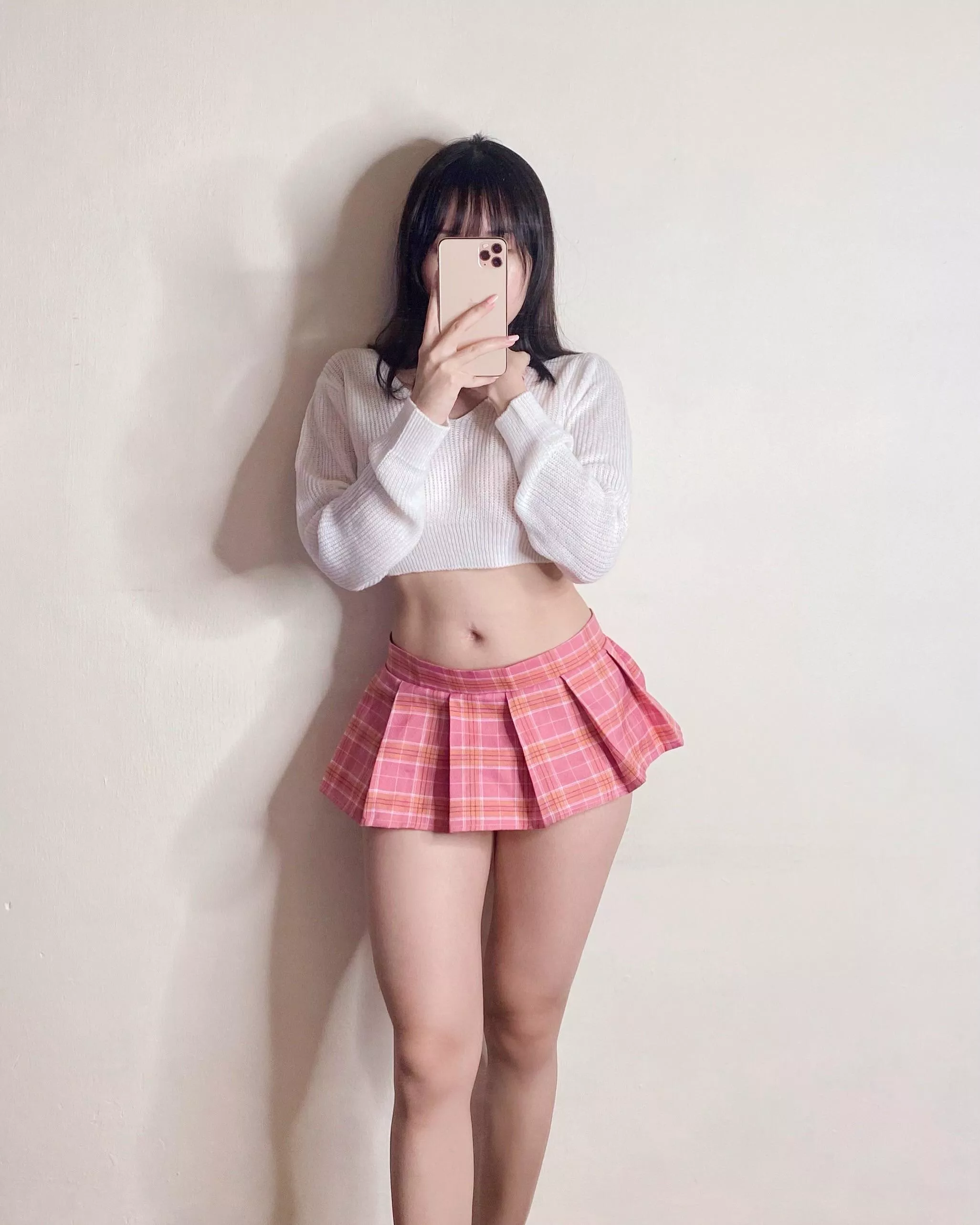 Before it gets really cold next month, are you a miniskirt person? 😋
