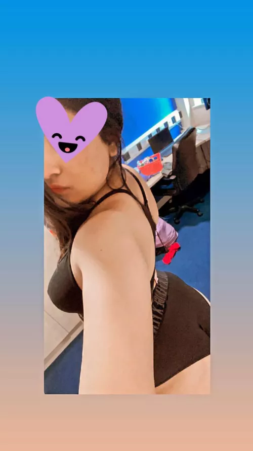 BF bought me a new set of lingerie, just want someone else to tear it off 👅 [F]