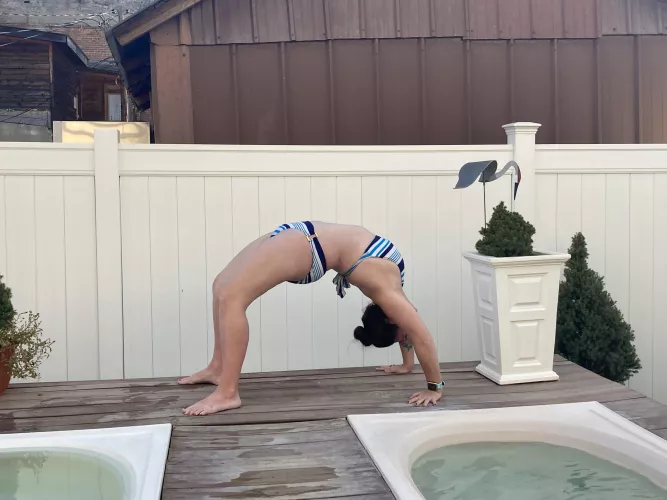 Bikini yoga