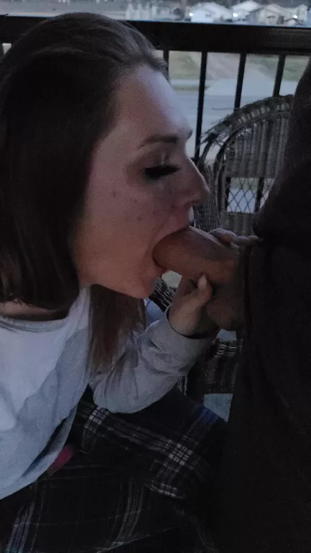 Blowjobs on the balcony are the best (f)