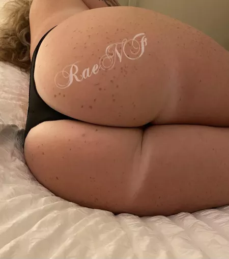 Booty freckles for you to count while we fuck 😝