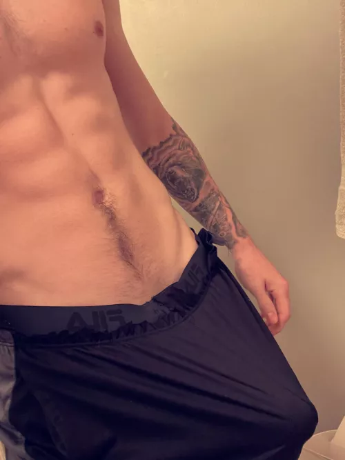 “Bulge baby bulge” 🕺