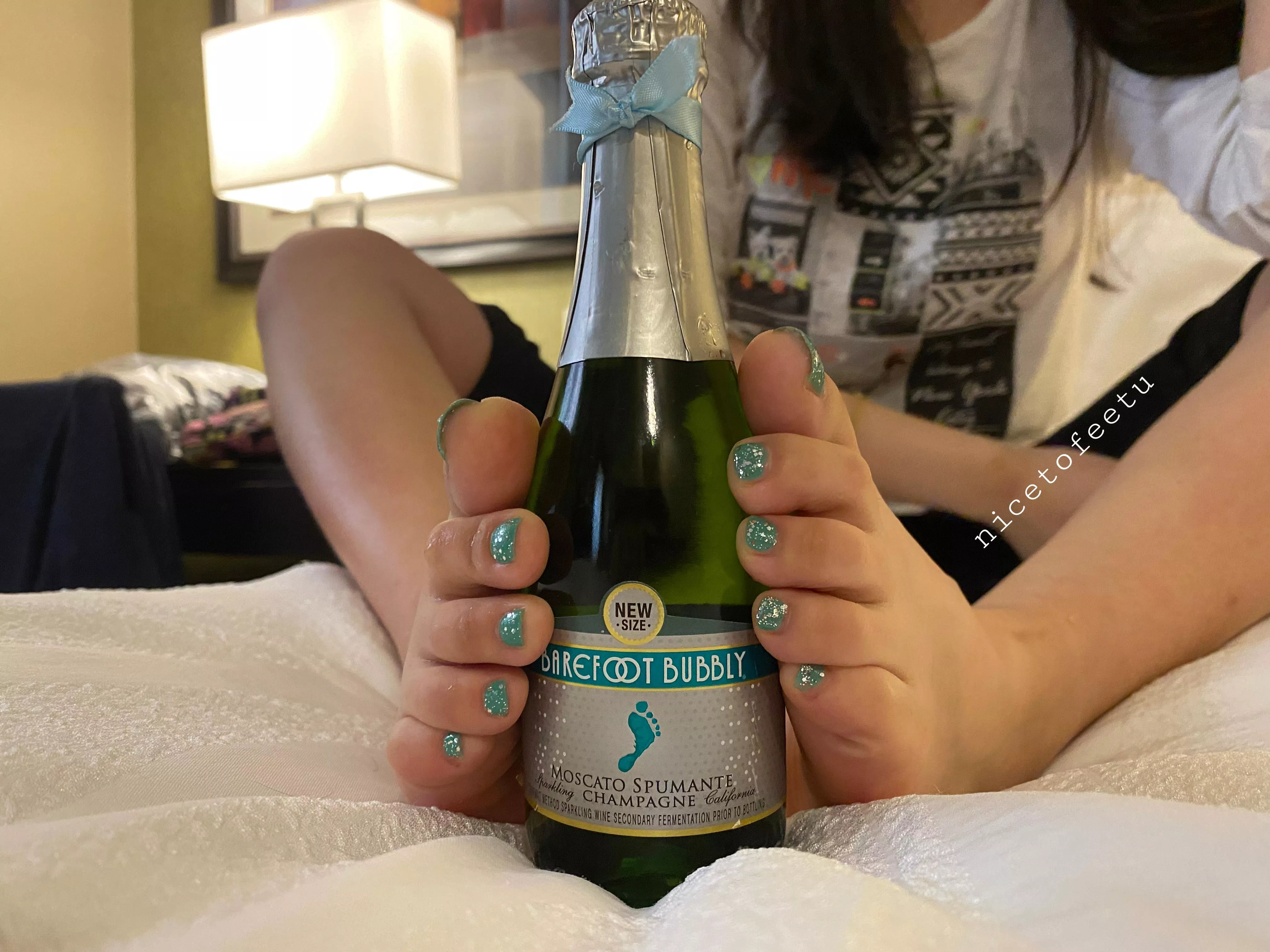 Can I pop you like this champagne? 🍾 😏