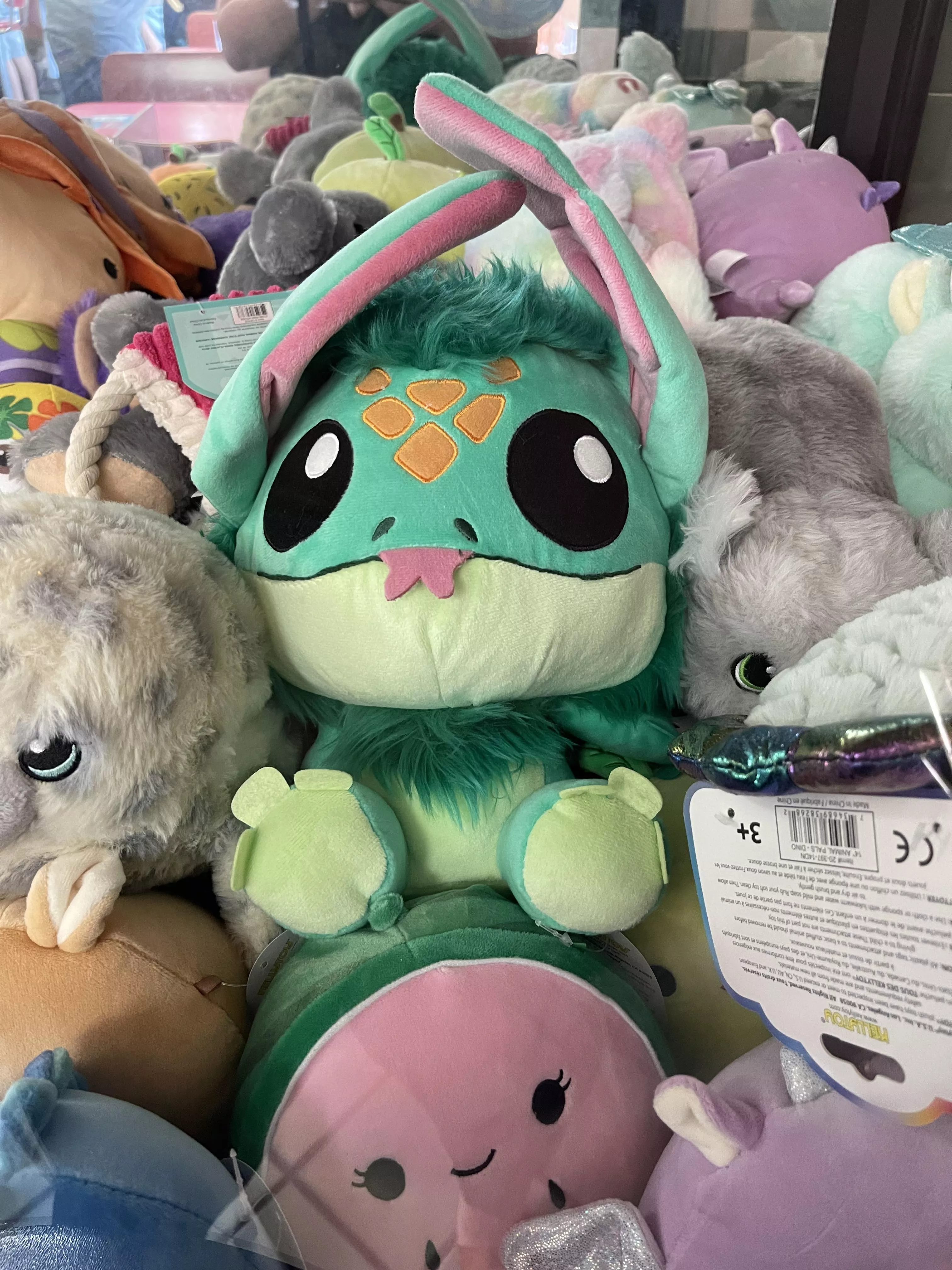 Can someone tell me what this cutie is?! He was in a claw machine and I WANT one!! I figured one of the best places to ask was a group full of littles! ;) Can someone tell me what this cutie is?! He was in a claw machine and I WANT one!! I figured one of the best places to ask was a group full of littles! ;)