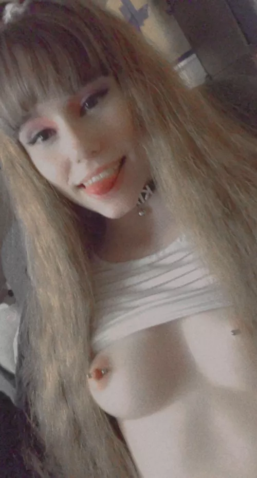 Can these boobies get a squeeze?🙈