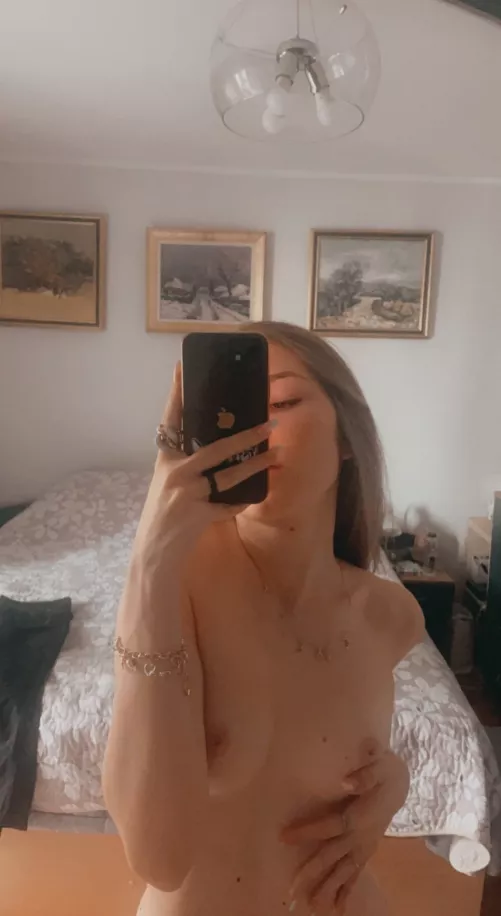 Canceled meetings means extra time to take dirty pictures for Reddit 😜