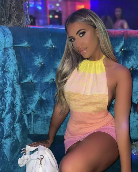 can’t get enough of this bimbo