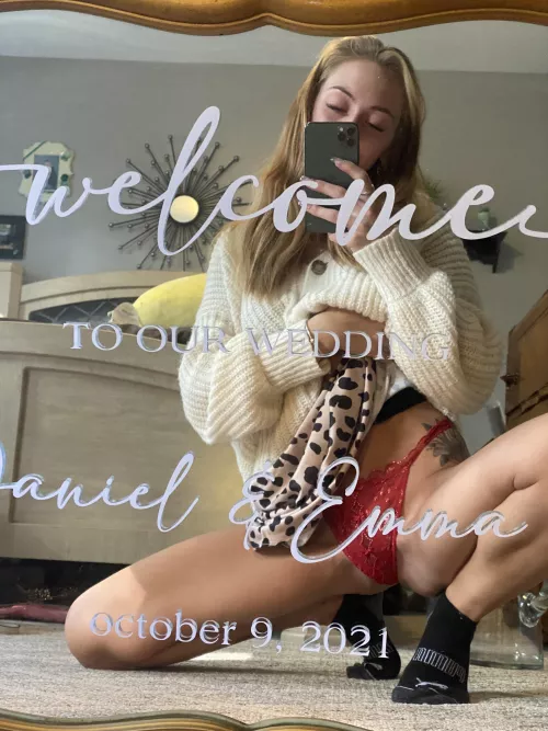 Check out the link in my bio to see the sexiest strip tease you’ve ever seen 🤤💦